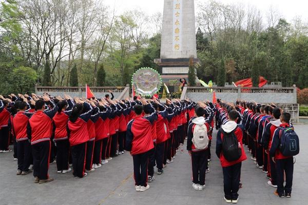《小城故事多》正在热播 王清上演直球恋爱